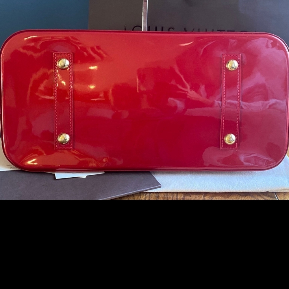 Louis Vuitton Monogram Vernis Alma GM (Rose pop color) - Picture 9 of 17